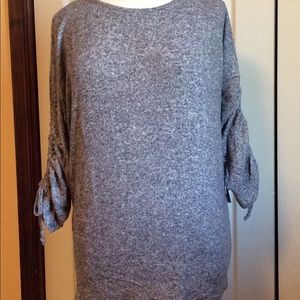 Top w/Ruched Sleeves
